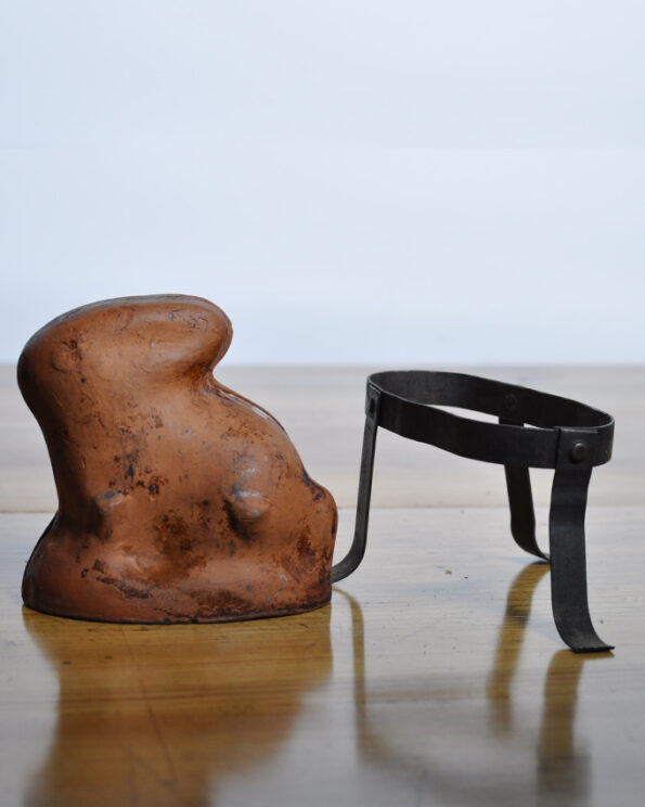 Osterhase klein antik Keramik Backform mit Ständer