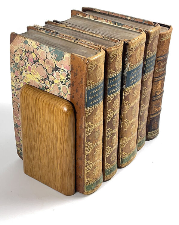 Bücherstützen aus Eiche, handwerkliche Arbeit