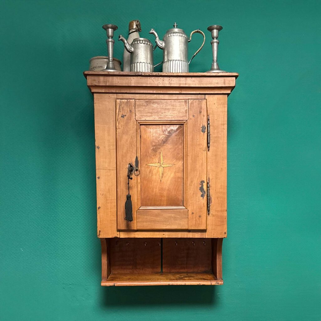 ähnliches Vintage-Stück Kategorie Kleinmöbel