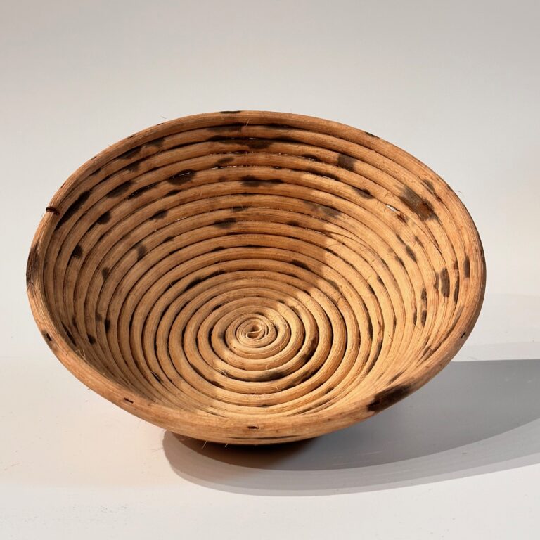 Handlicher alter Gärkorb, Korb für die Teigruhe