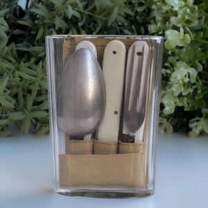 Antikes Klappbesteck oder Offiziersbesteck, mit geschliffenem Glas und Lederetui – Messer, Gabel, Löffel' dreiteilig,