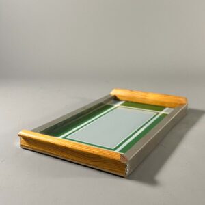 tablett vintage 70er Vintage Tablett 1970er Glas Metall Holzgriffe Schrägansicht